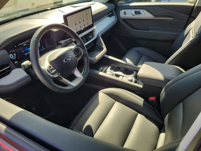 Used 2025 Carbonized Gray Metallic Ford Active image 3
