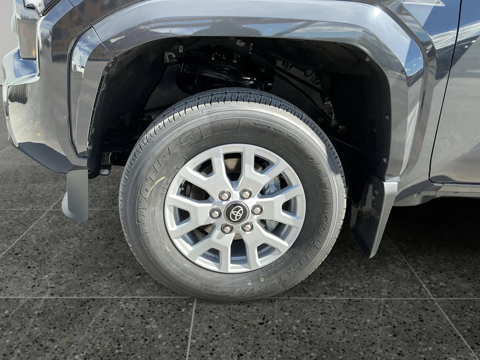 2025 Toyota Tacoma SR5 - Photo 14