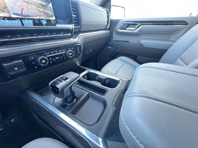 2023 Chevrolet Silverado 1500 LTZ - Photo 10