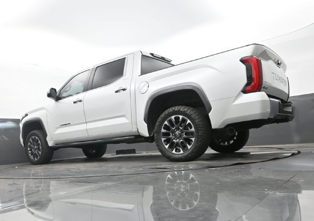 Used 2025 Wind Chill Pearl Toyota Limited image 24