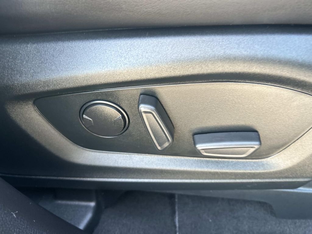Certified Used 2022 Gray Metallic Ford XLT image 26