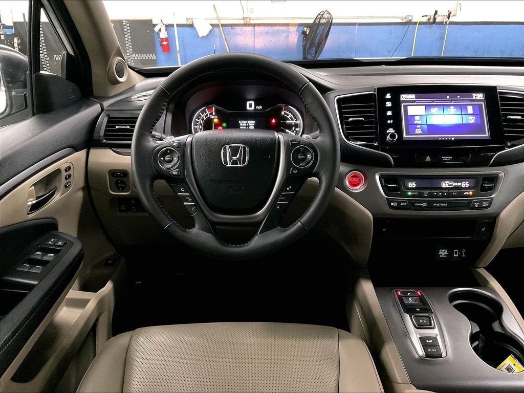 Used 2023 Platinum White Pearl Honda RTL image 17
