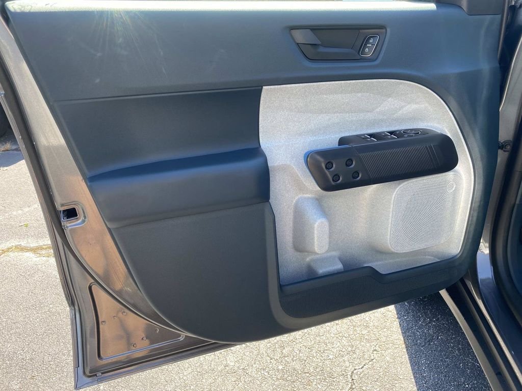 New 2026 Carbonized Gray Metallic Ford XLT image 11