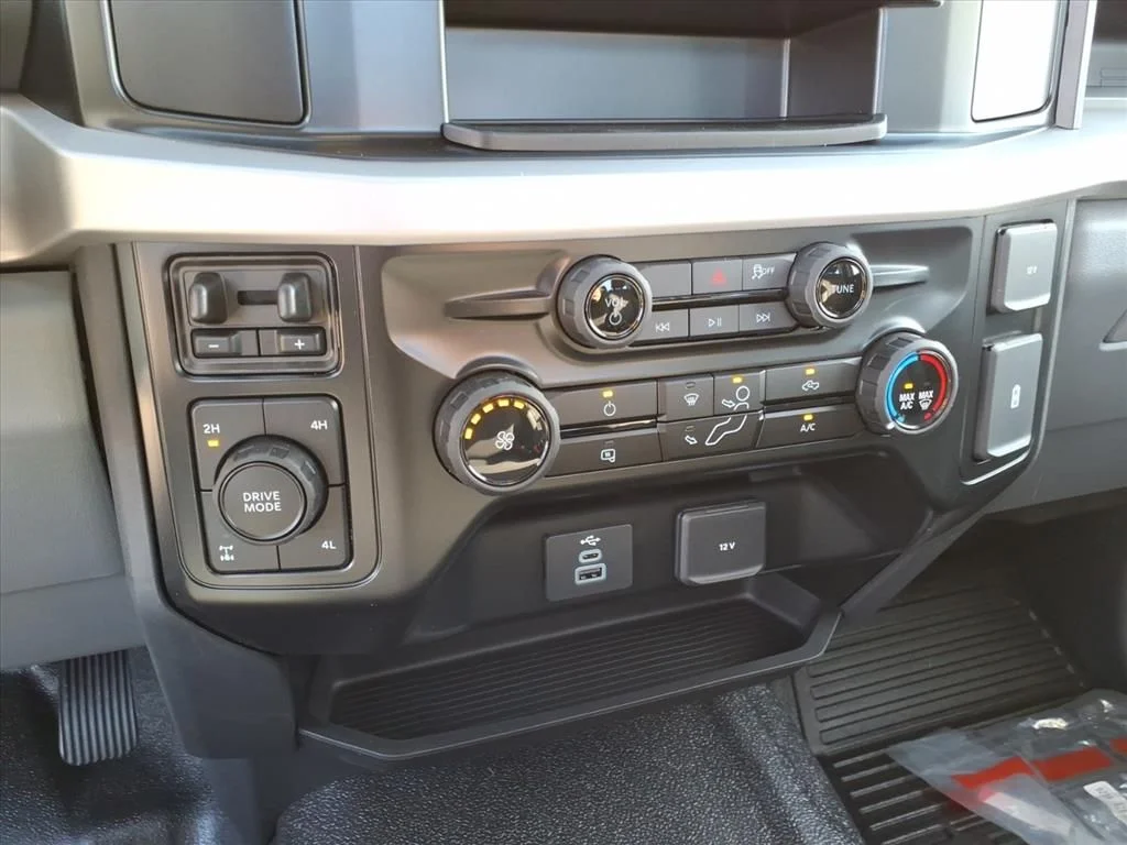 New 2026 Carbonized Gray Metallic Ford XL image 18