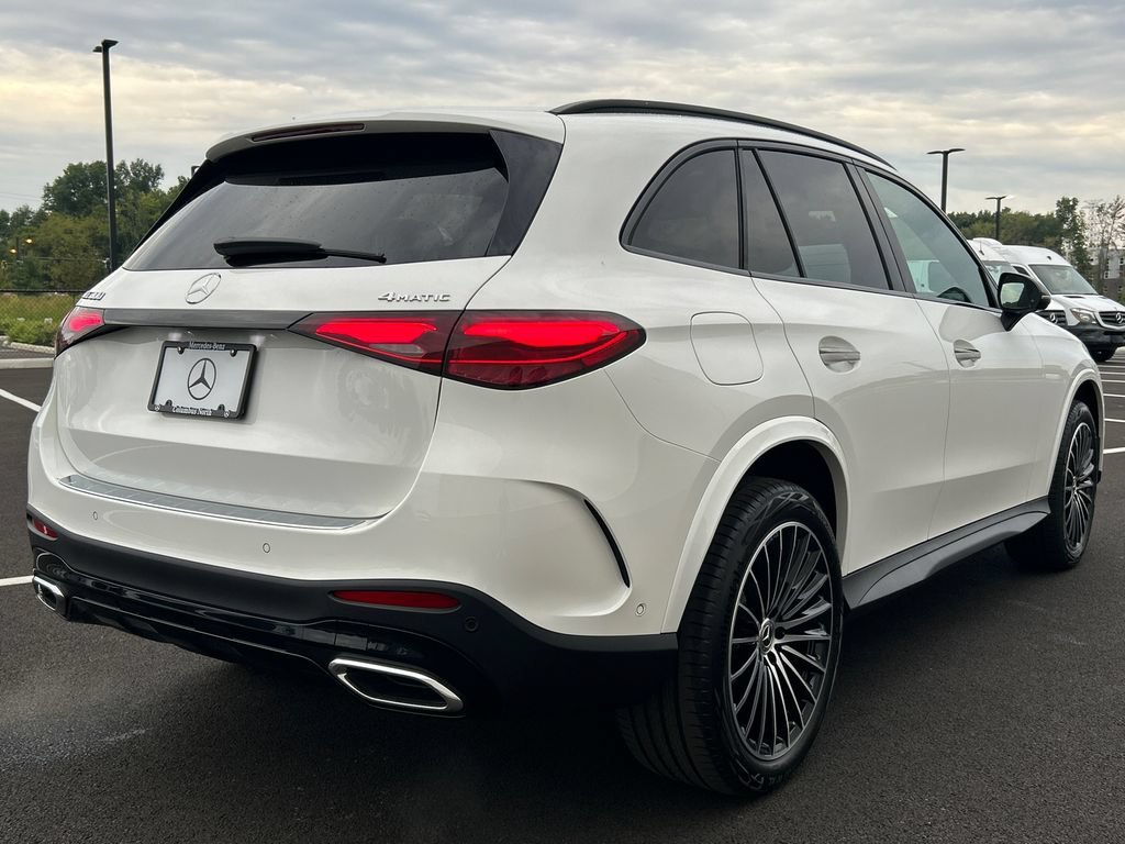 New 2027 Polar White Mercedes-Benz GLC 300 image 43