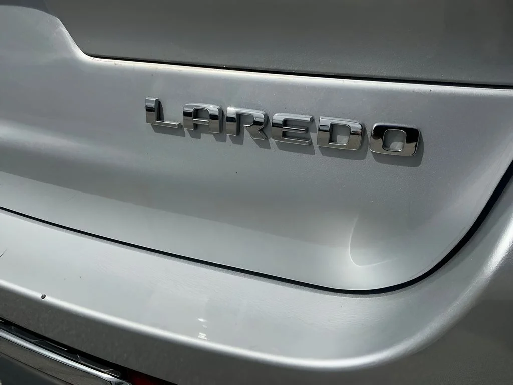 Used 2021 Silver Jeep Laredo image 33