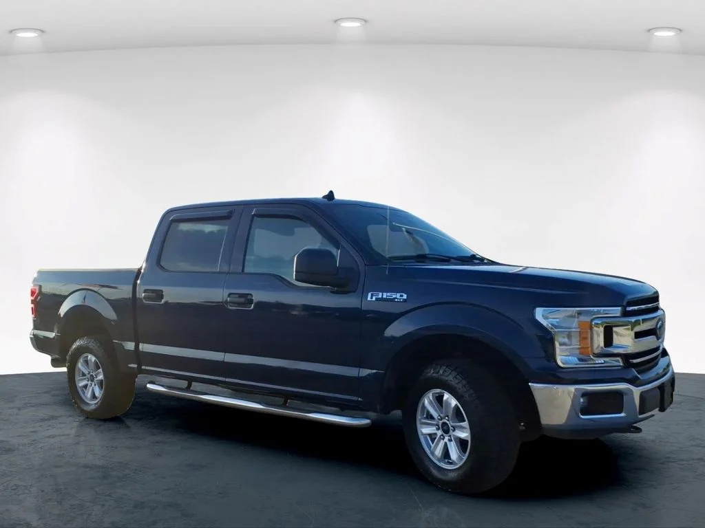 Used 2019 Blue Ford XLT image 3