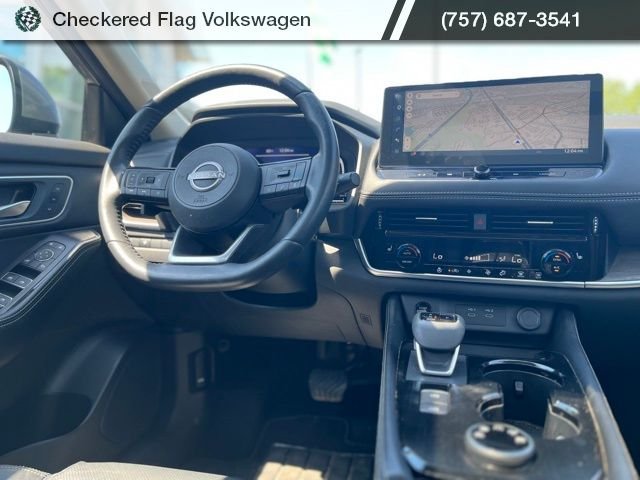 Used 2024 Gun Metallic Nissan Platinum image 30