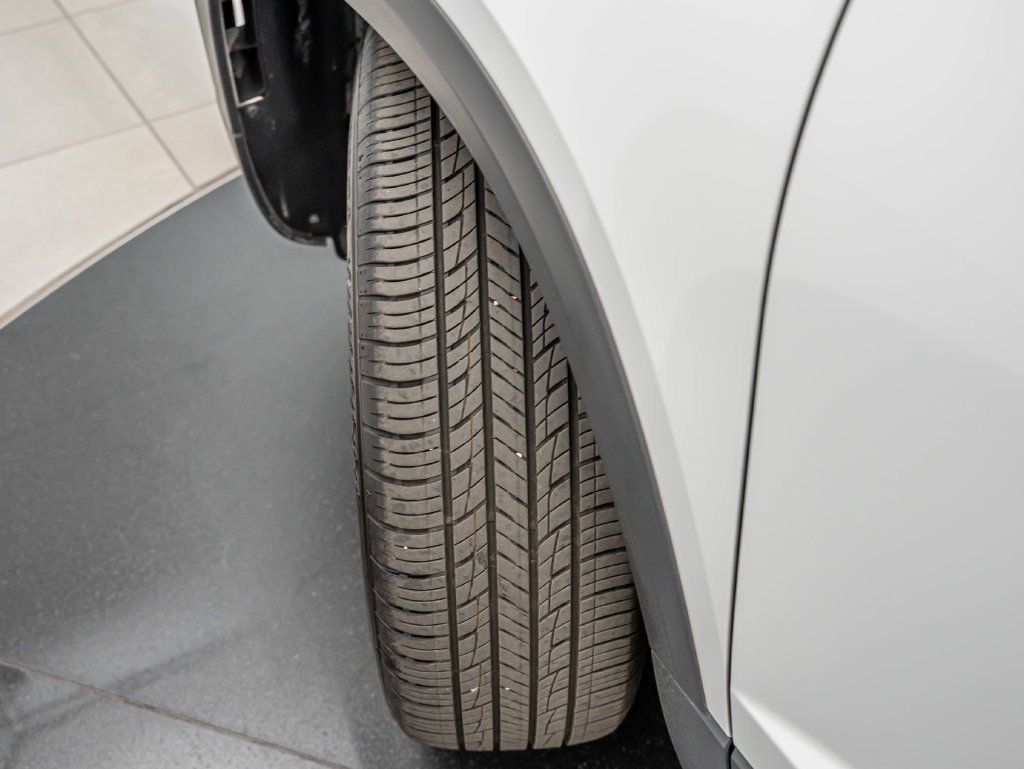 Used 2025 Pure White Volkswagen 1.5T SE image 50
