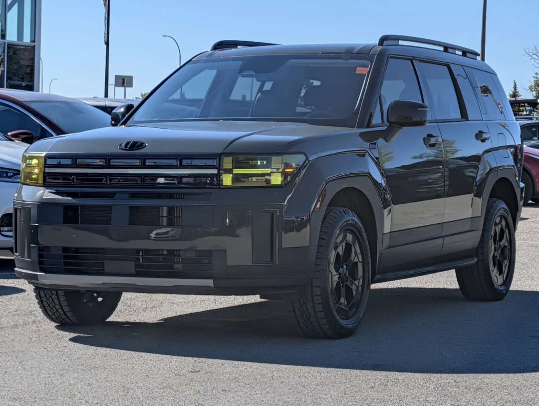 Used 2025 Green Hyundai XRT - - Turbo I-4 - AWD - All-Terrain Tires - Sunroof - Roof Rails & More! image 4