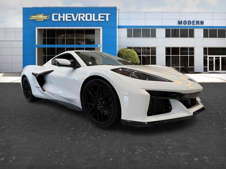 Used 2026 Arctic White Chevrolet 2LZ image 5