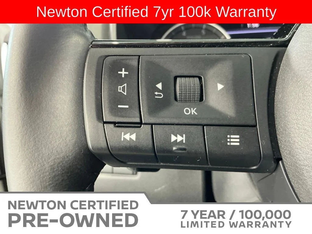 Certified Used 2023 Pearl White Tricoat/Super Black Nissan SL image 37