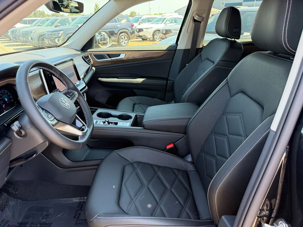 New 2026 Deep Black Pearl Volkswagen 2.0T SE image 12