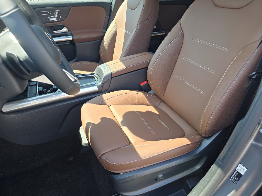 New 2026 Mountain Grey Metallic Mercedes-Benz GLA 250 image 31