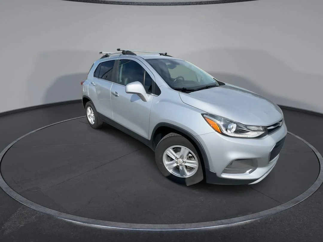 Used 2020 Chevrolet Trax LT with VIN KL7CJPSB6LB024861 for sale in Martinsburg, WV