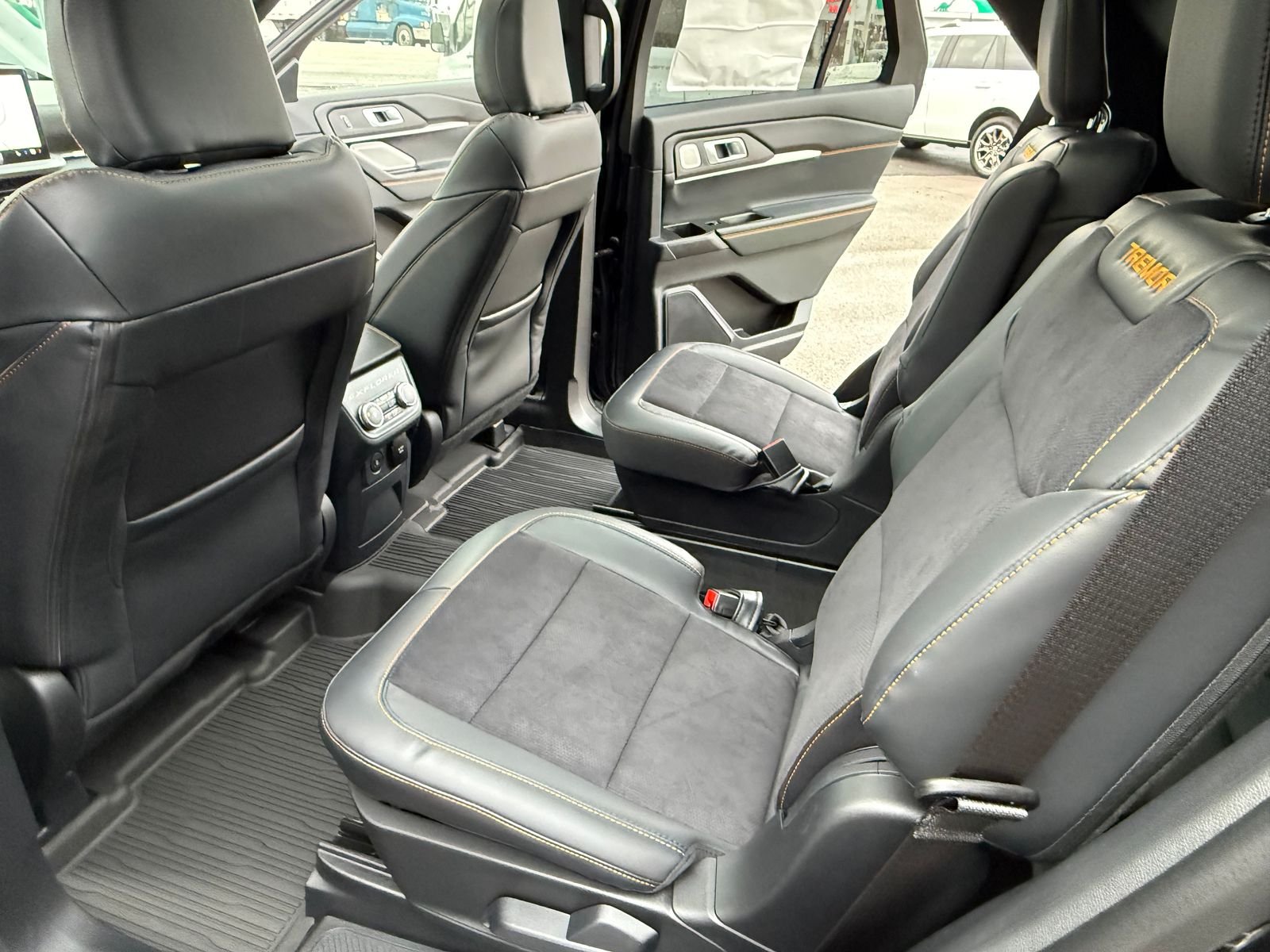 New 2026 Agate Black Metallic Ford Tremor® image 30