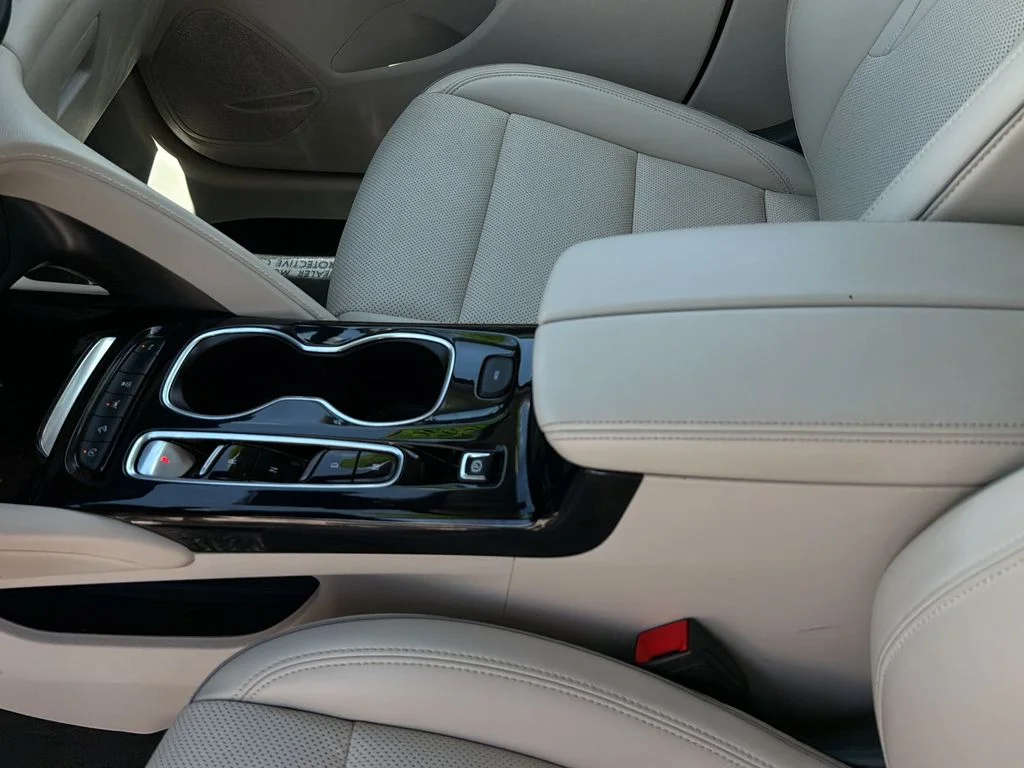 Used 2023 White Buick Essence image 19