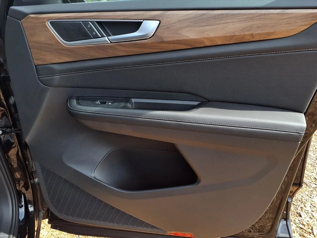 2026 Volkswagen Atlas SE w/Tech - Photo 24