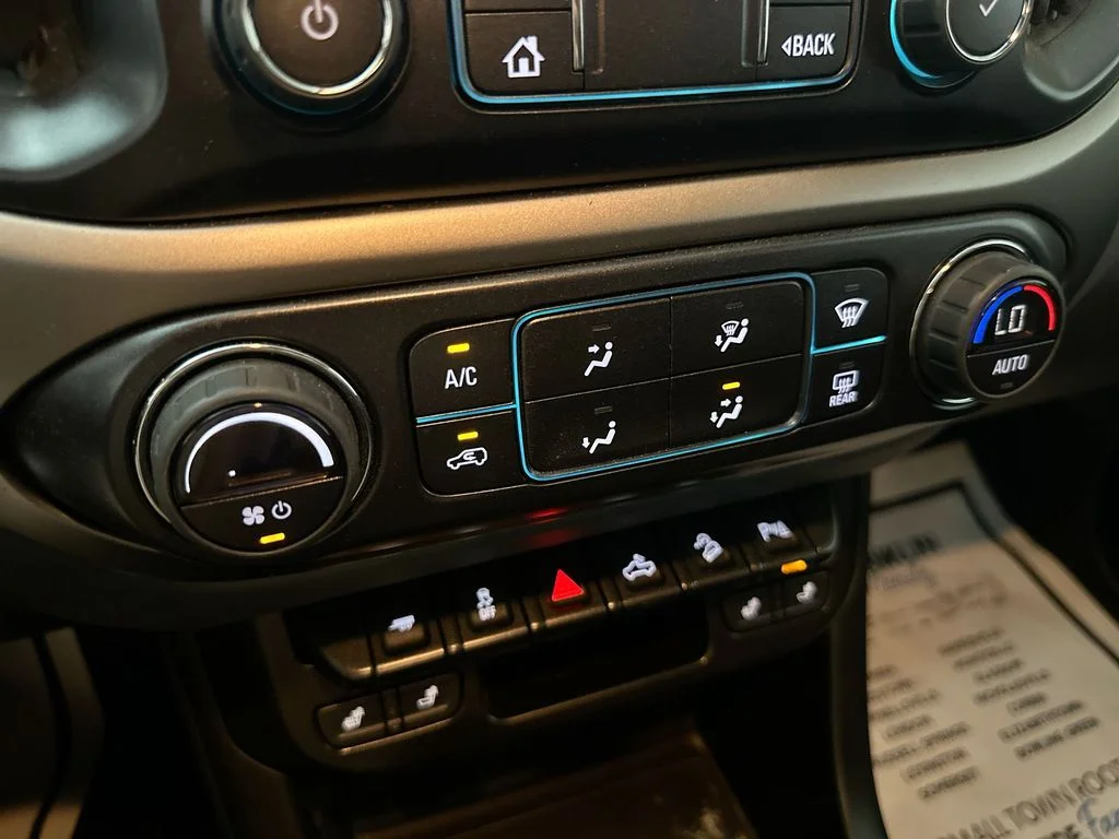 Used 2022 Black Chevrolet Z71 image 22
