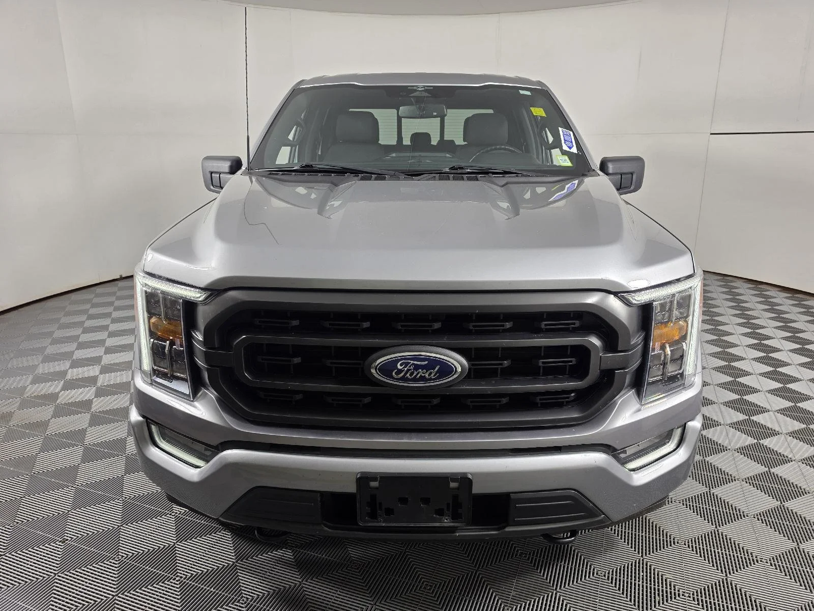 Used 2023 Iconic Silver Ford XLT image 5