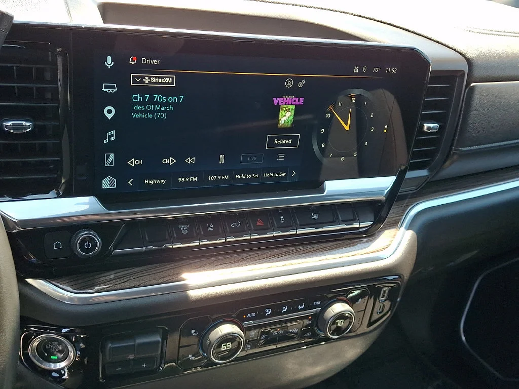 Used 2025 White Chevrolet LT image 24