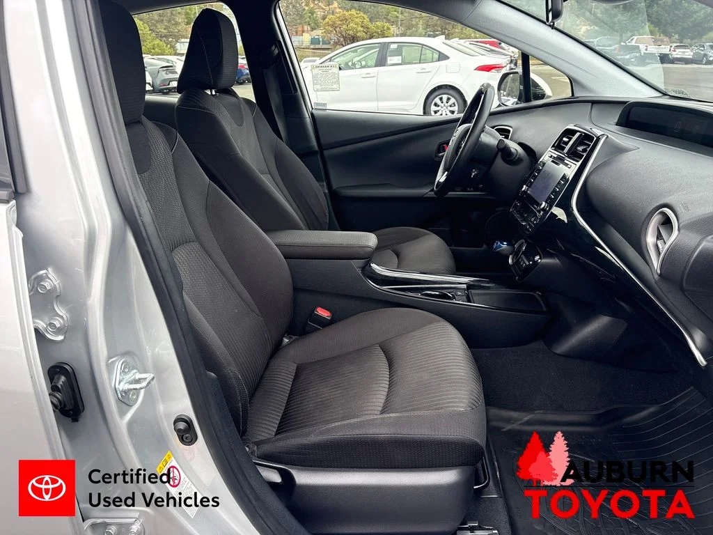 Certified Used 2020 Classic Silver Metallic Toyota LE image 29