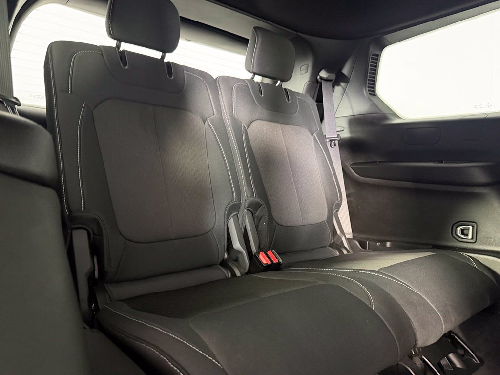 Used 2024 White Jeep Laredo image 21