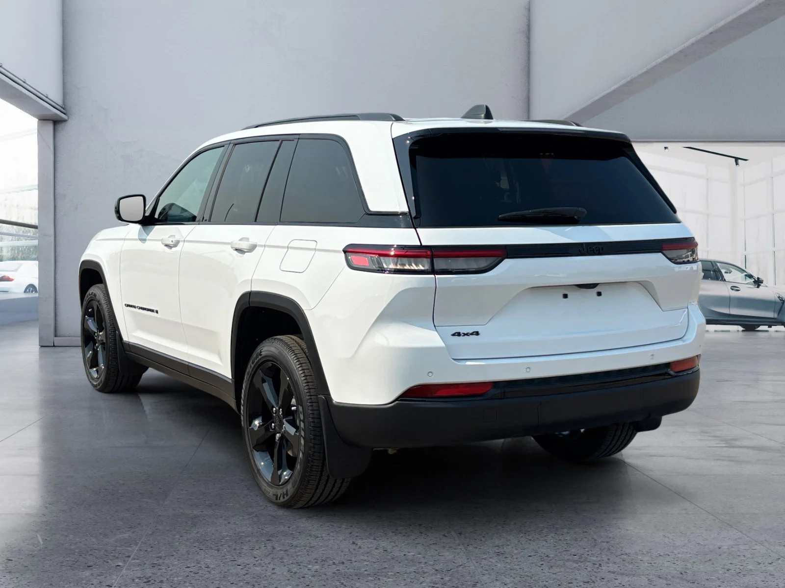 Used 2025 White Jeep Altitude image 3