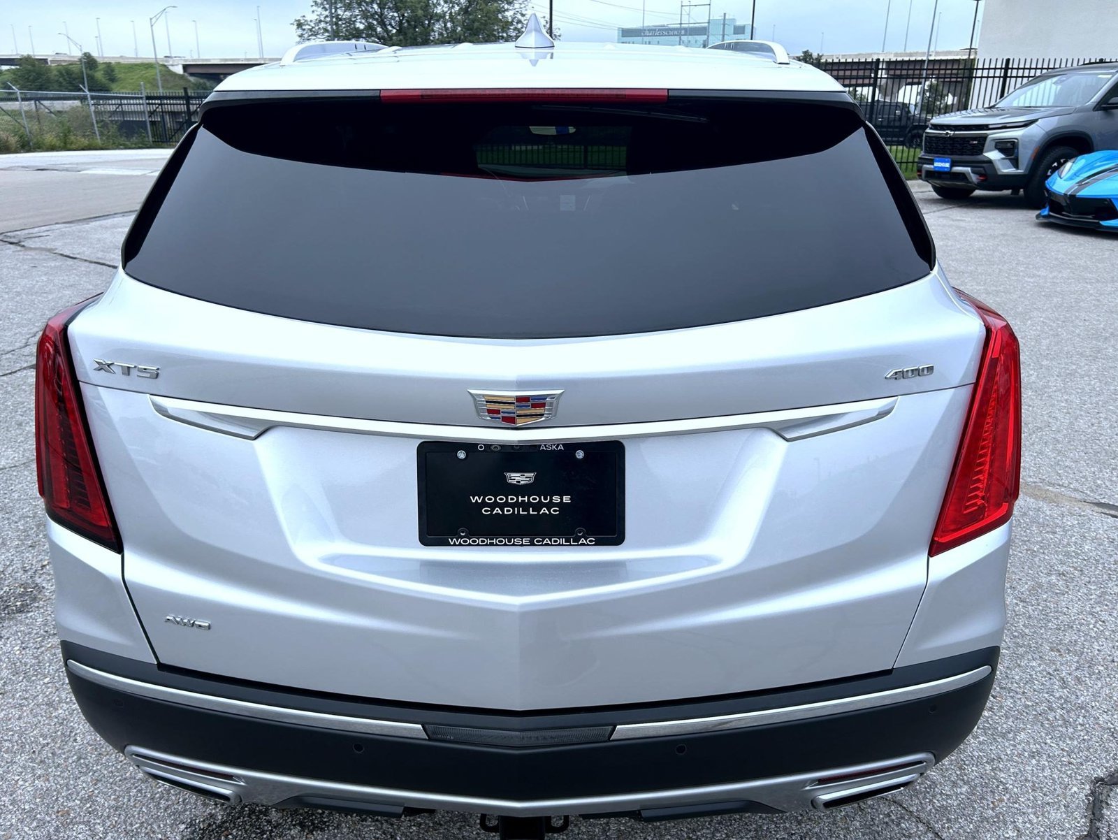 Used 2020 Silver Cadillac Premium Luxury image 13