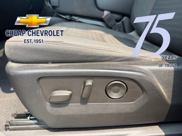 Used 2022 SILVER ICE METALLIC Chevrolet LT image 7
