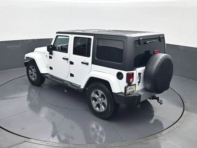 Used 2016 White Jeep Sahara image 19