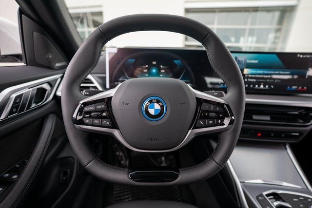 Certified Used 2025 Alpine White BMW xDrive40 image 31