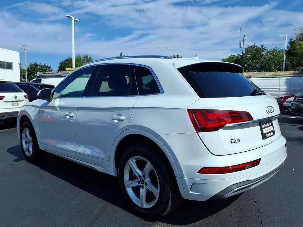 Used 2023 Glacier White Audi 40 Premium image 4