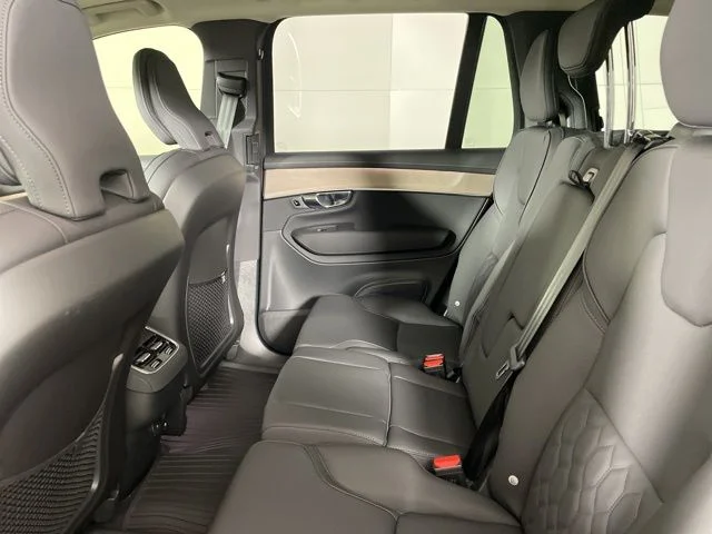 2025 Volvo XC90 Plus - Photo 23