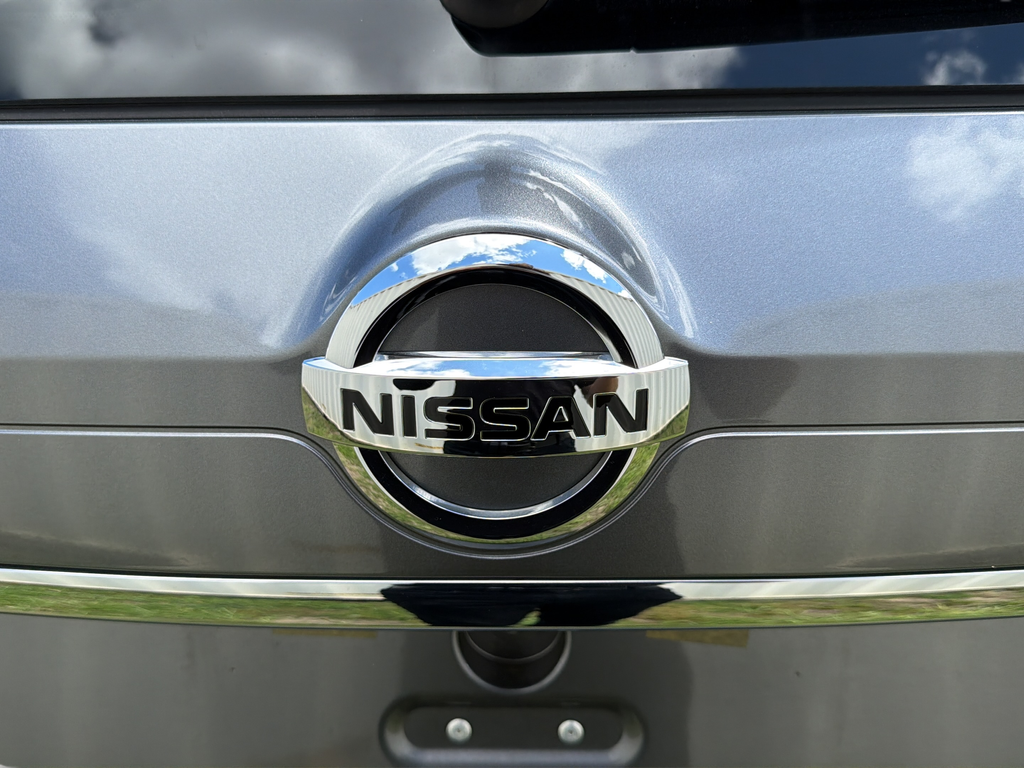 Used 2020 Gray Nissan SV image 18