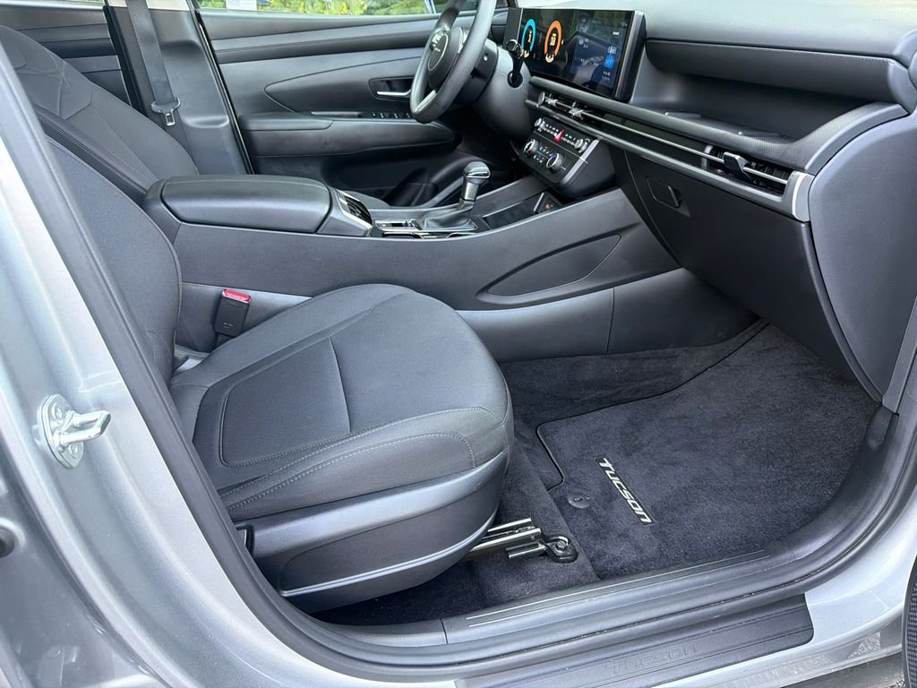 2025 Hyundai Tucson SE - Photo 13