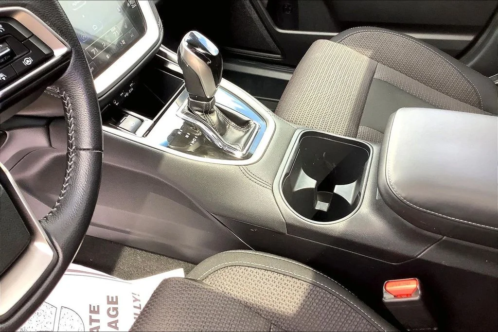Used 2020 White Subaru Premium image 19