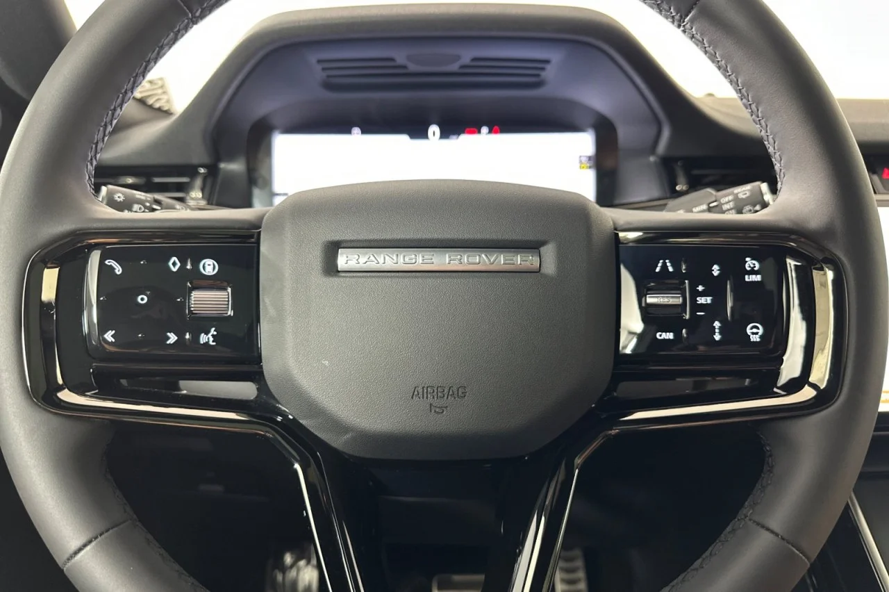 Used 2024 WHITE Land Rover Dynamic SE image 22
