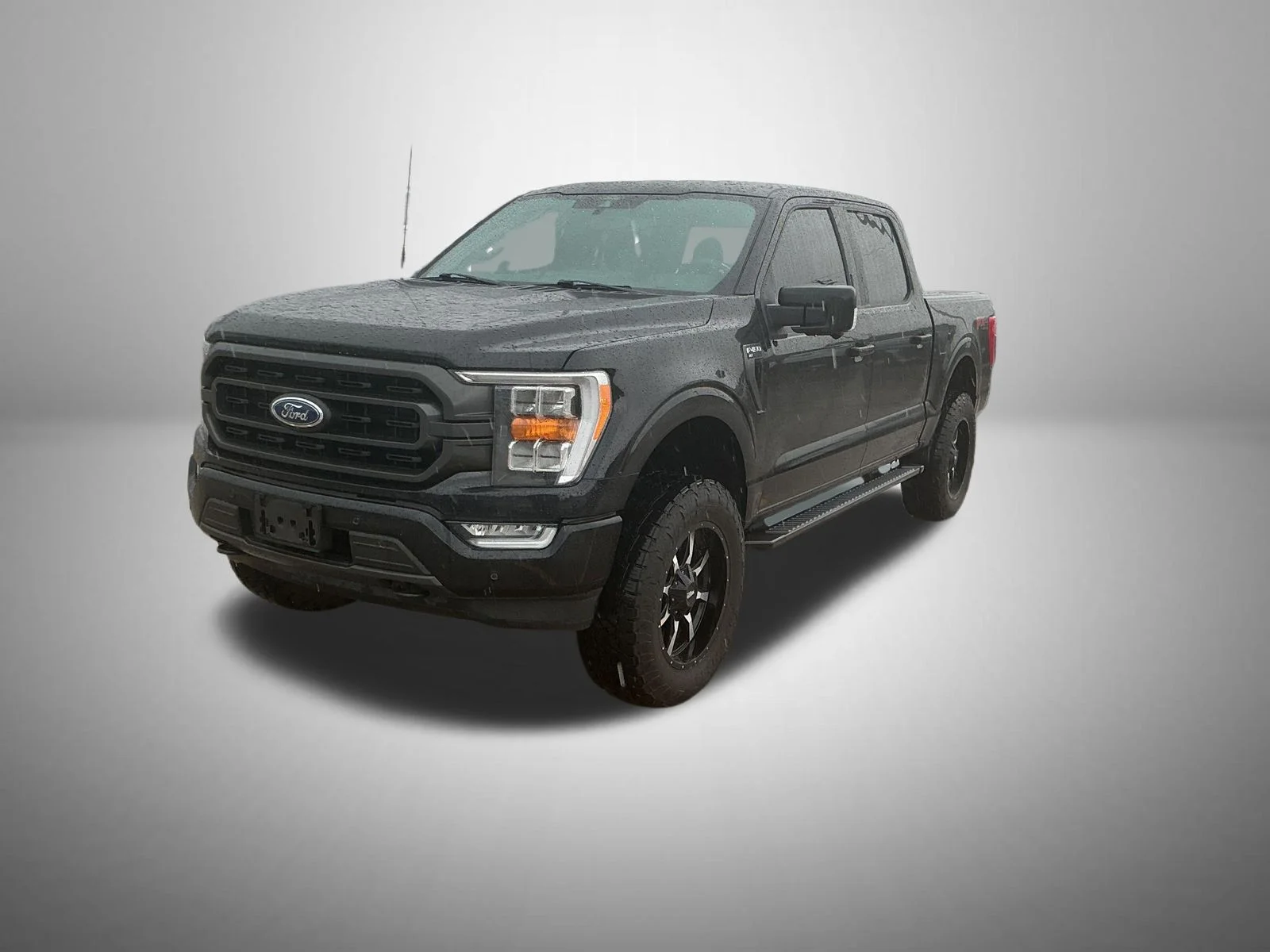 Used 2022 Black Ford XLT image 1
