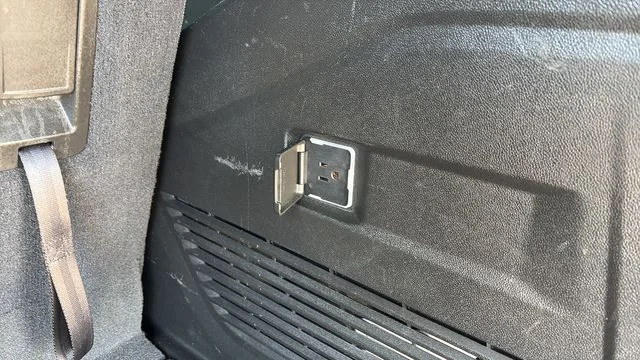 Used 2021 Gray Chevrolet Z71 image 34