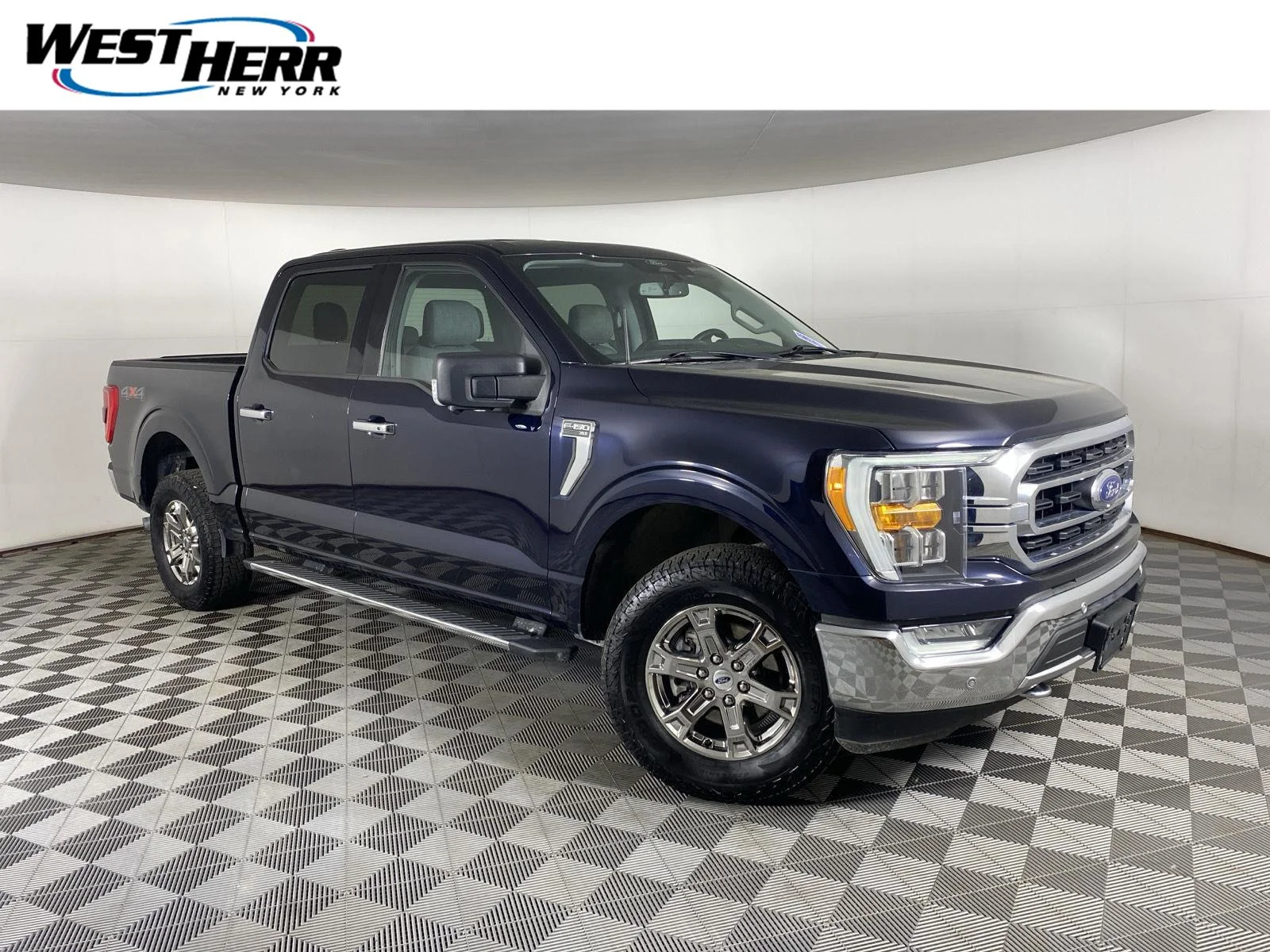 Used 2021 Antimatter Blue Ford XLT image 1