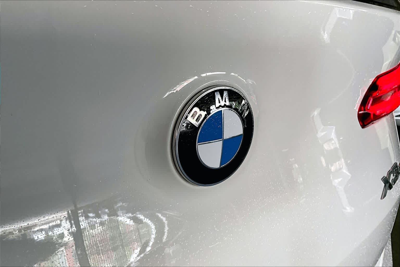 Used 2025 Alpine White BMW 30 xDrive image 30