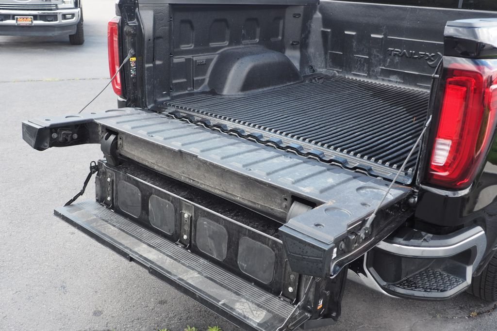 Used 2025 Black GMC SLT image 11