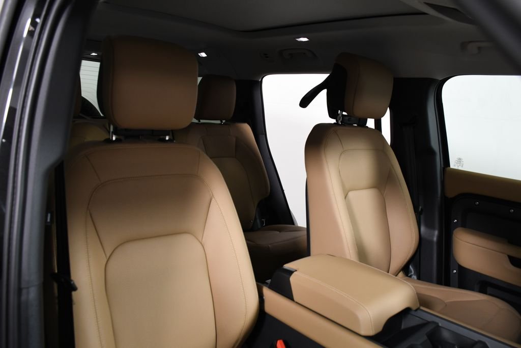 New 2026 Santorini Blk Land Rover S image 20