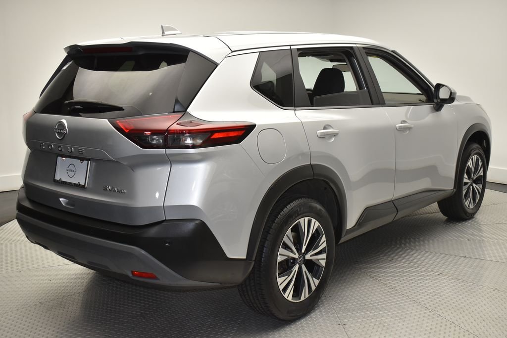 Used 2023 Silver Nissan SV image 5