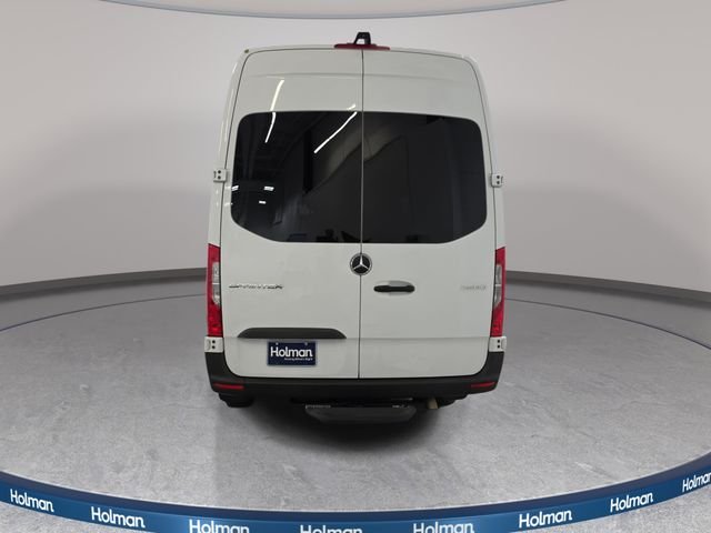 Used 2022 White Mercedes-Benz Passenger 144 WB image 7