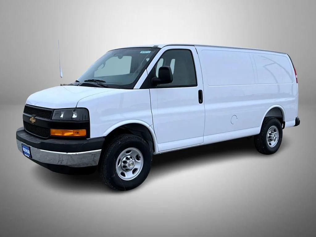 2026 Chevrolet Express 2500 Work Van HD's photo