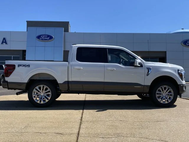 New 2026 Star White Metallic Tri-Coat Ford King Ranch image 2