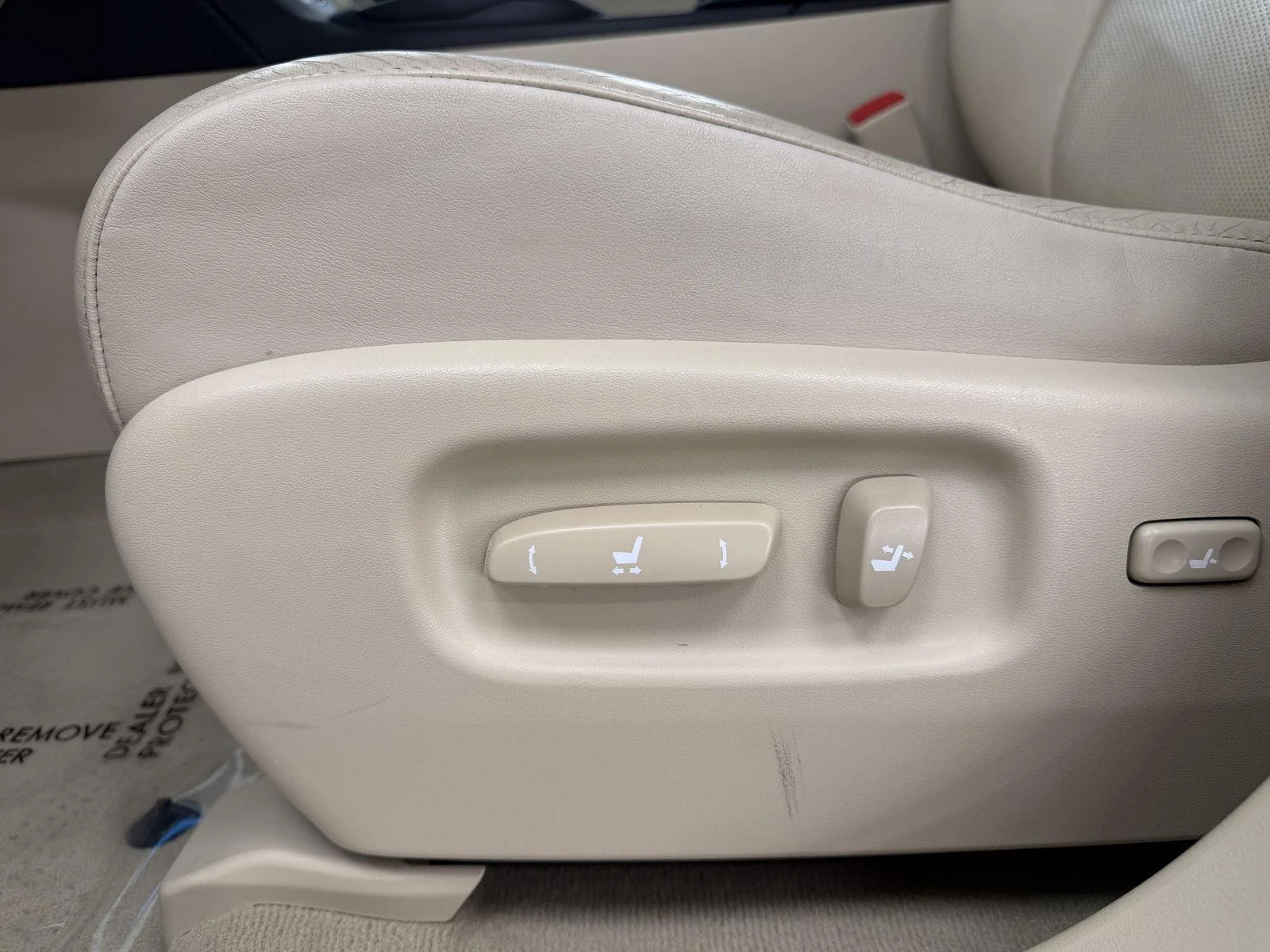 Used 2013 Satin Cashmere Metallic Lexus Base image 19