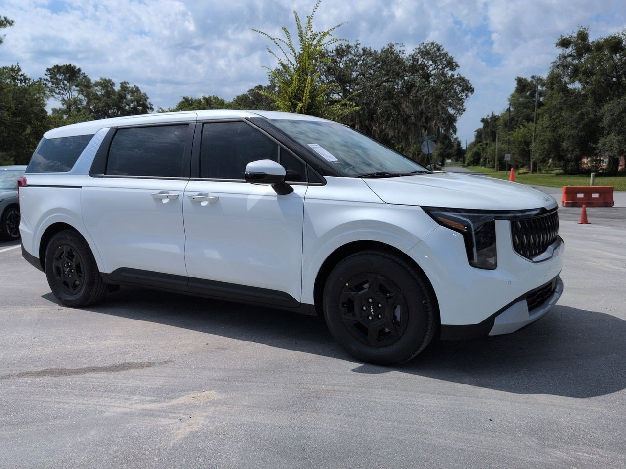 New 2027 Snow White Pearl Kia LX image 1